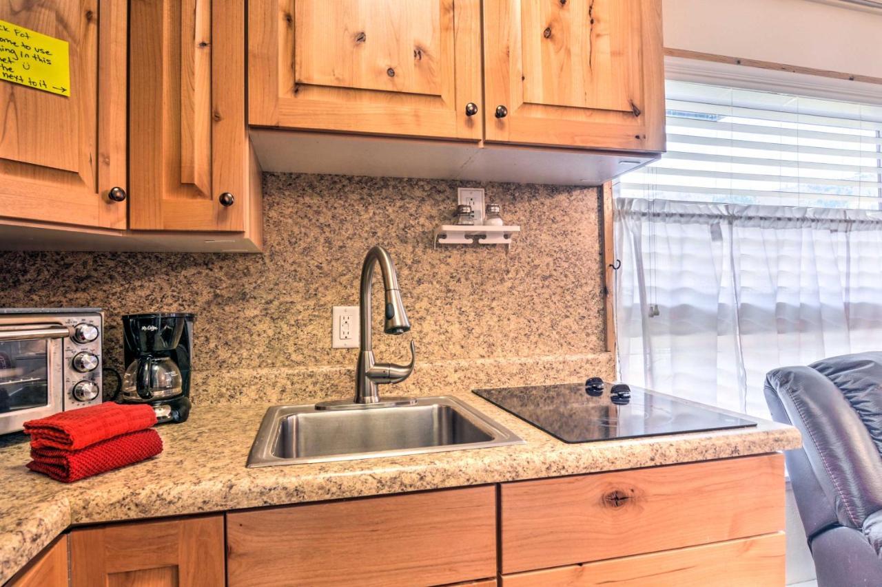 Cozy Studio With Fireplace About 1 Mi To Ski Resort Brian Head Bagian luar foto